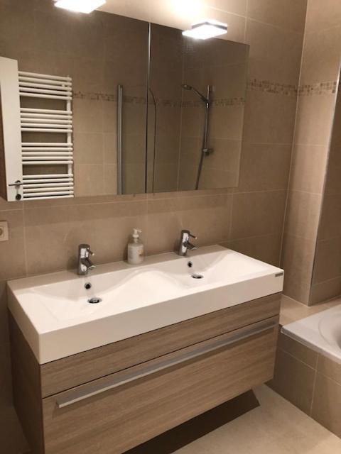 Vakantie Appartement Allure, Met Zuidgericht Tuintje Ostende Exterior foto